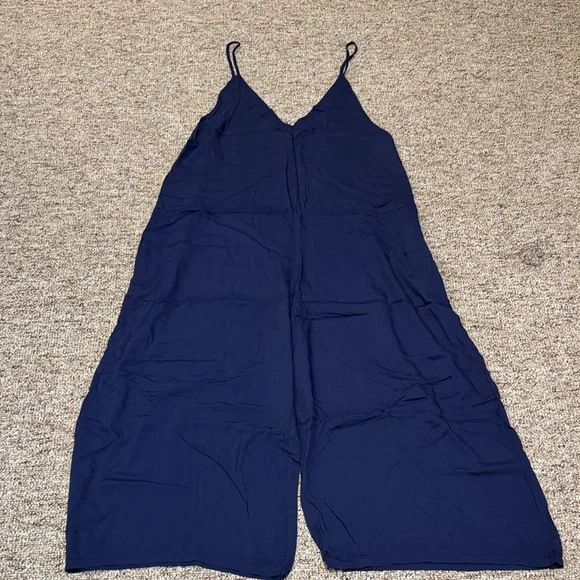 Elegant Navy Jumpsuit - Picture 3 of 4